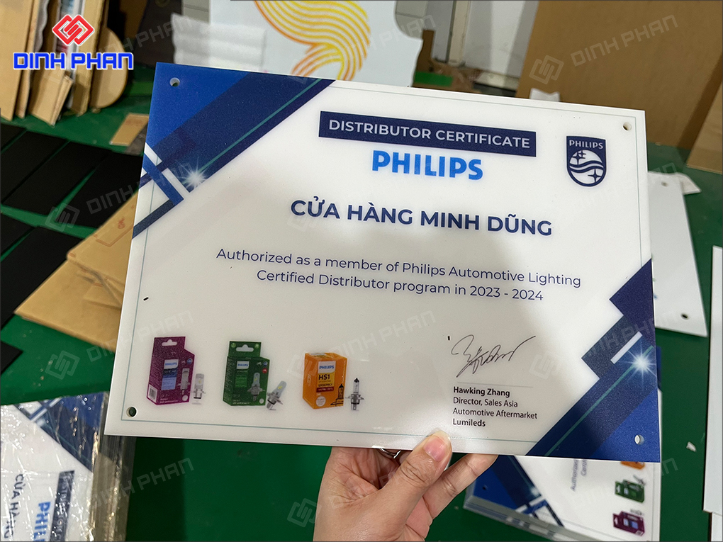 In uv lên mica tại Đắk Lắk in uv lên mica biển tên cửa hàng