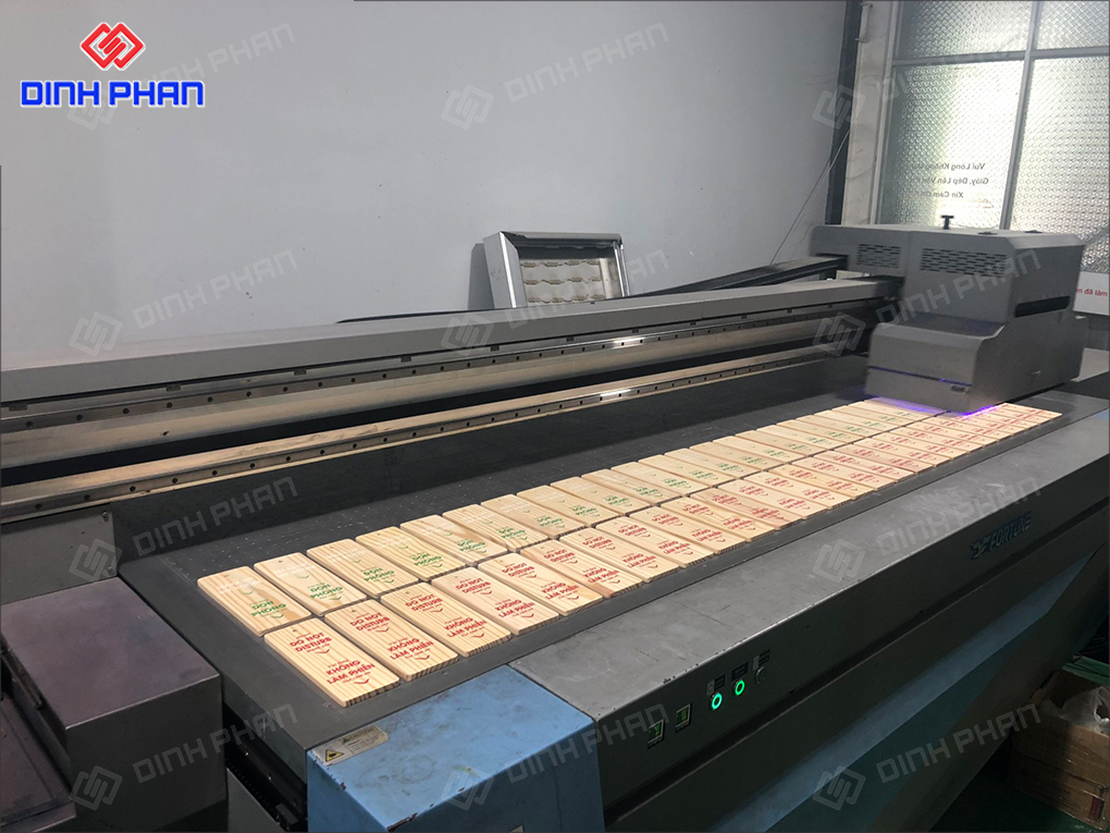 Dịch vụ in UV lên gỗ tại Đắk Lắk in uv lên gỗ bmt đaklak