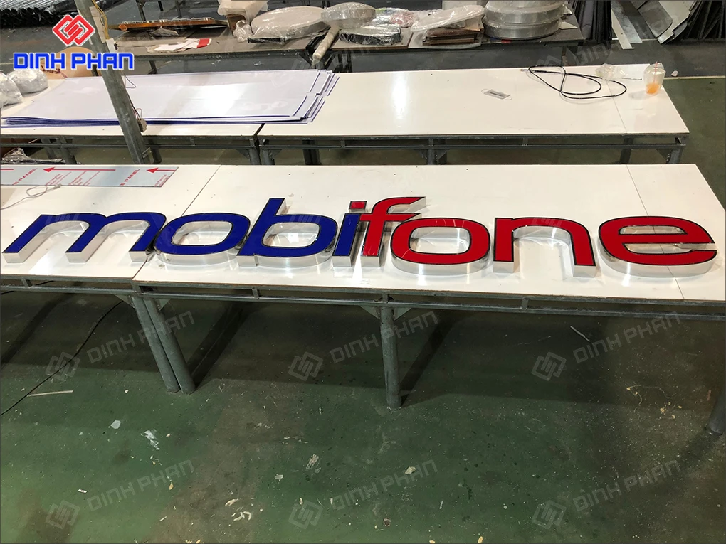 Làm bảng hiệu chữ inox BMT