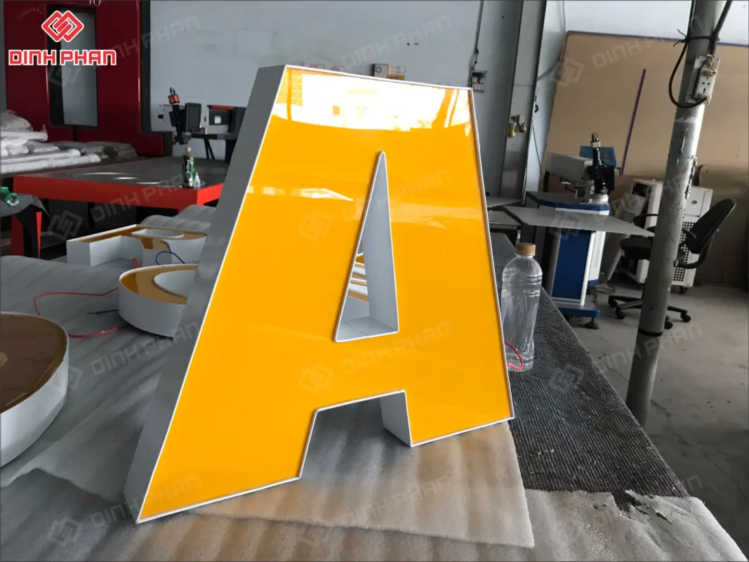 Gia công uốn chữ nhôm BMT