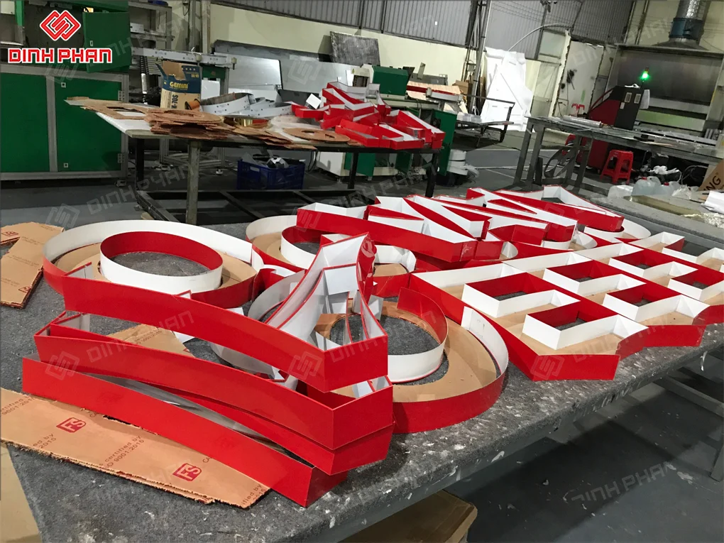 Gia công uốn chữ nhôm BMT