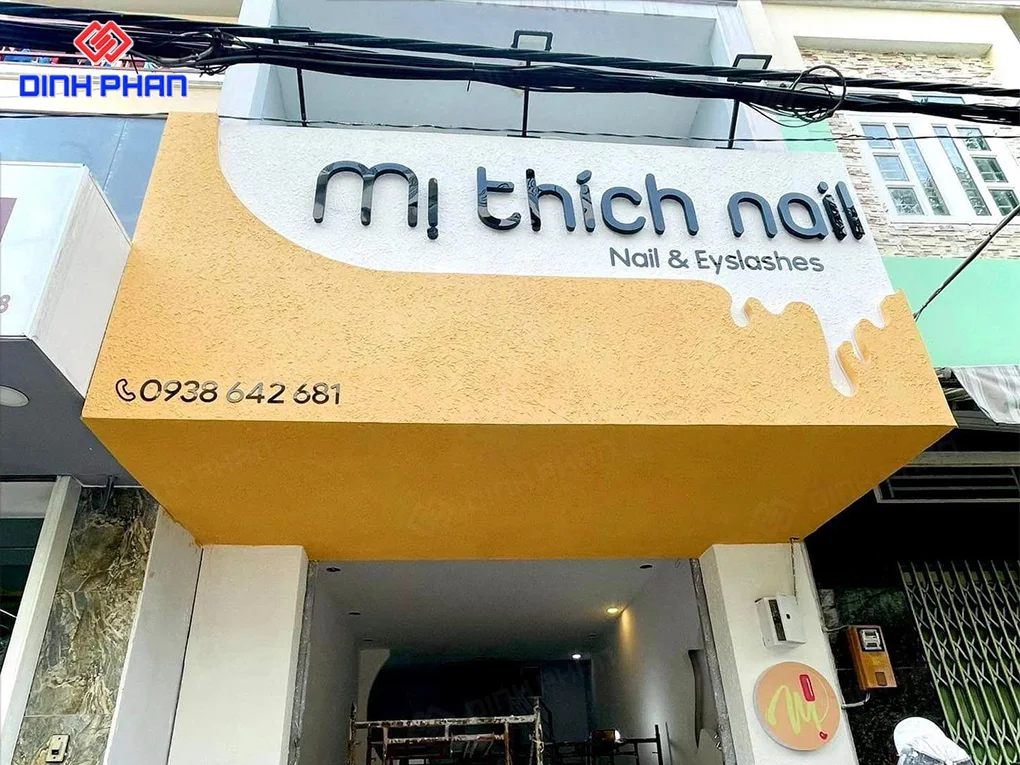 Làm bảng hiệu đèn led BMT