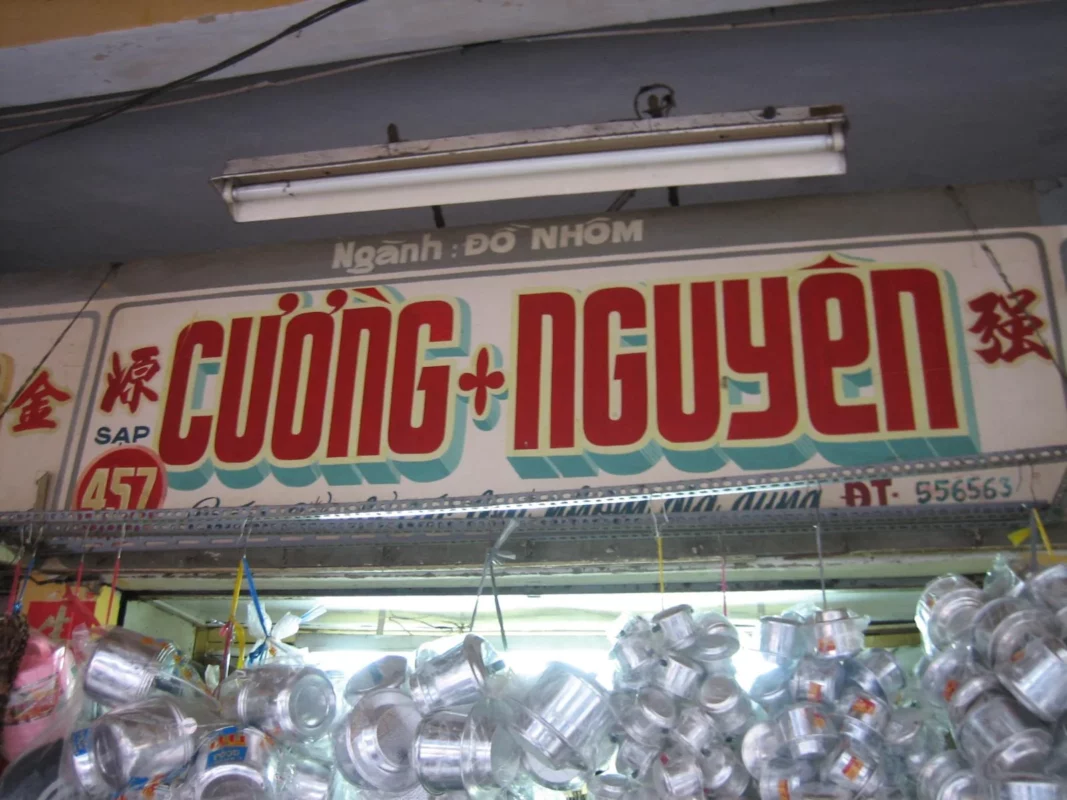Làm bảng hiệu đèn led BMT