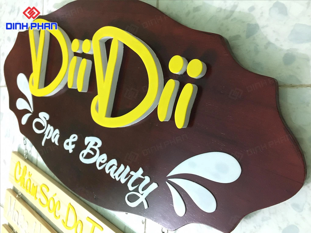 Làm bảng hiệu gỗ BMT