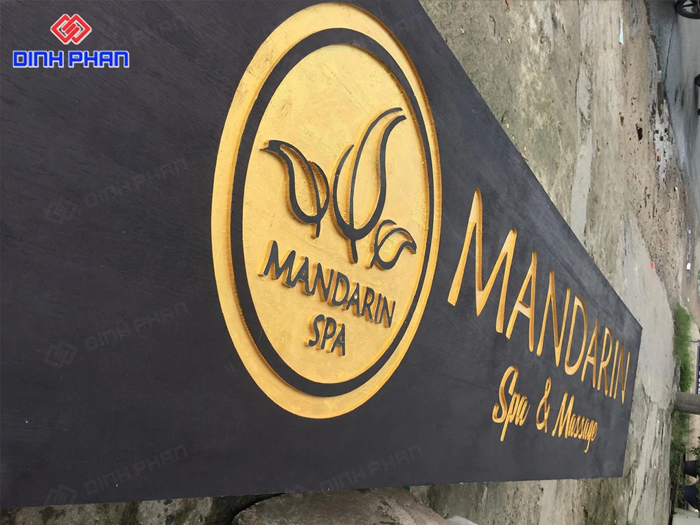 Làm bảng hiệu gỗ BMT