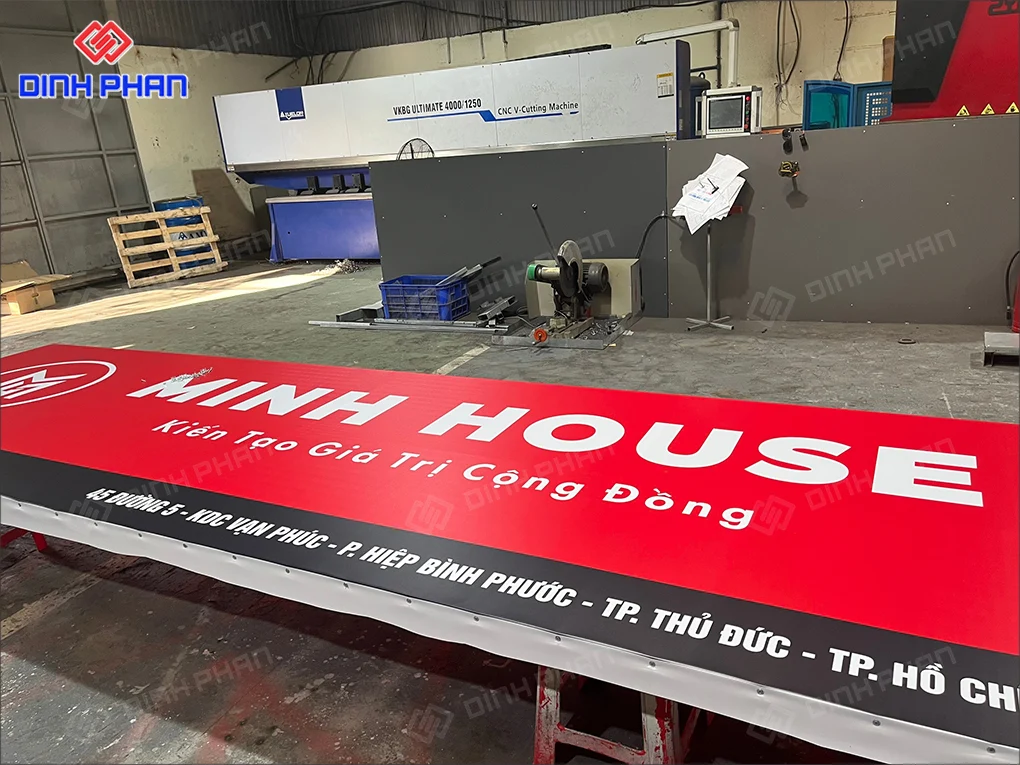 Làm bảng hiệu hộp đèn BMT