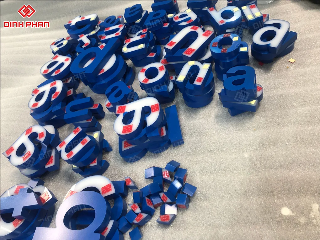 Làm bảng hiệu mica BMT
