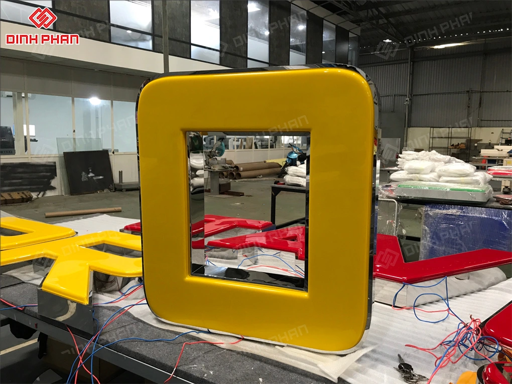 Chữ nổi mica 3D Daklak