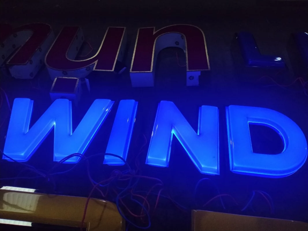 Chữ nổi mica Đắk Lắk giá rẻ