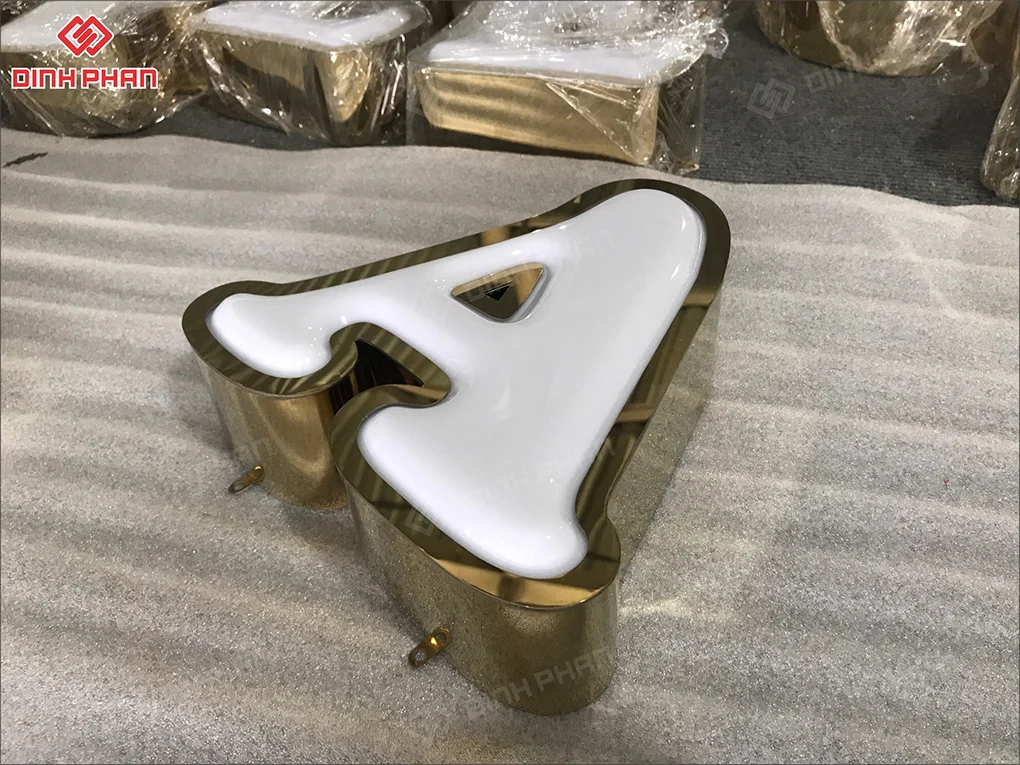 Làm chữ nổi mica Daklak