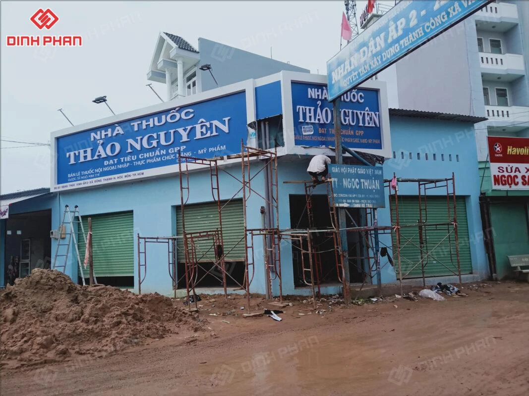 Bảng hiệu nhà thuốc BMT