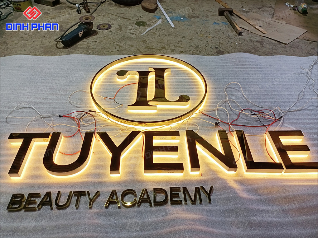 Bảng hiệu spa BMT