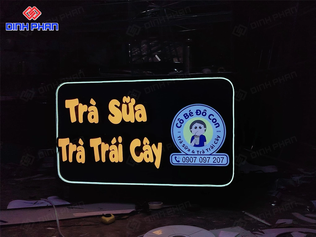 Bảng hiệu trà sữa BMT