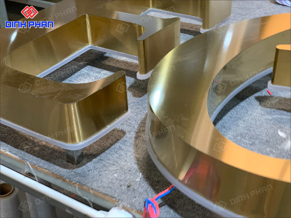 Địa chỉ gia công chữ inox sáng chân đèn led ở BMT Gia công chữ inox sáng chân đèn led ở BMT