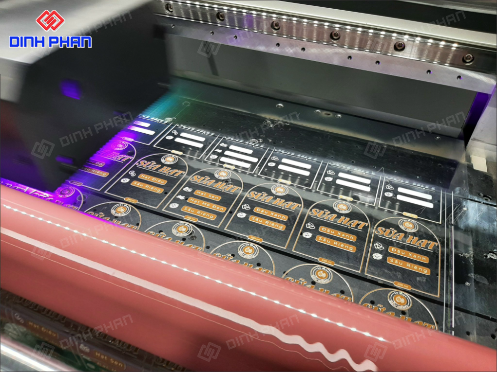 Xưởng in UV BMT uy tín, giá rẻ, lấy nhanh In UV BMT