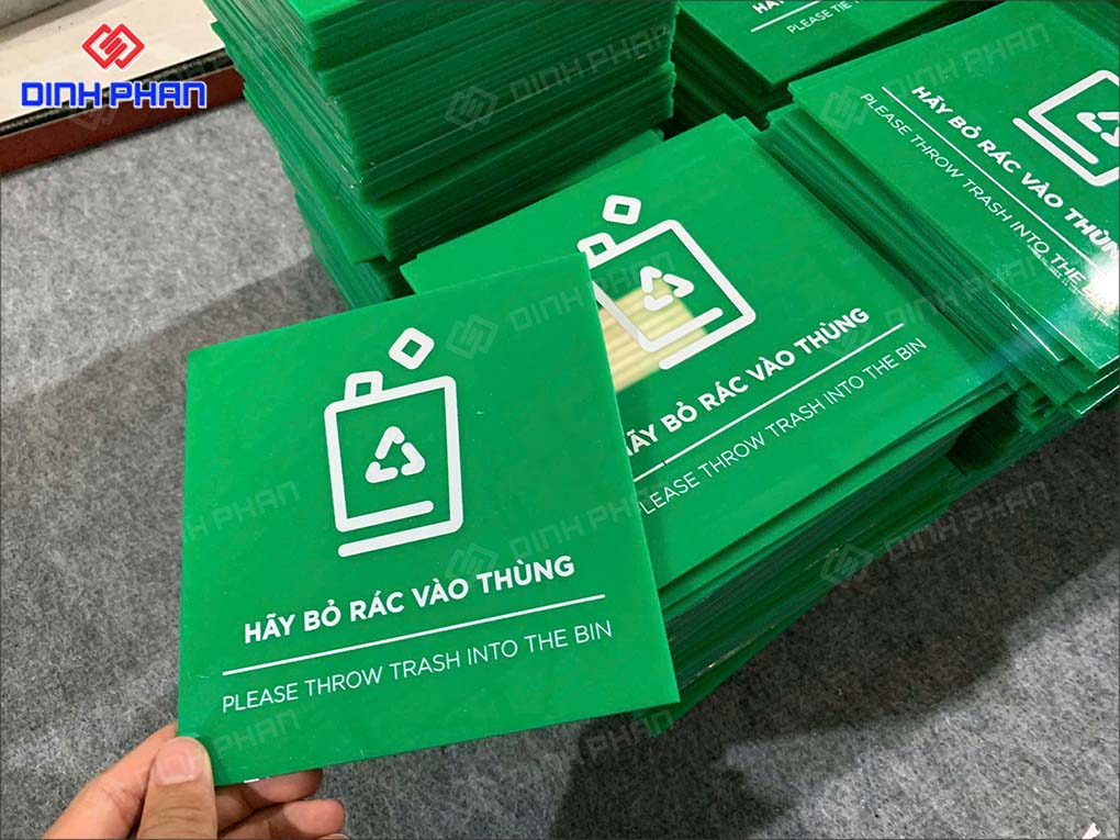 In UV Đà Lạt, in ấn đa dạng về mẫu mã, màu sắc Bảng hướng dẫn