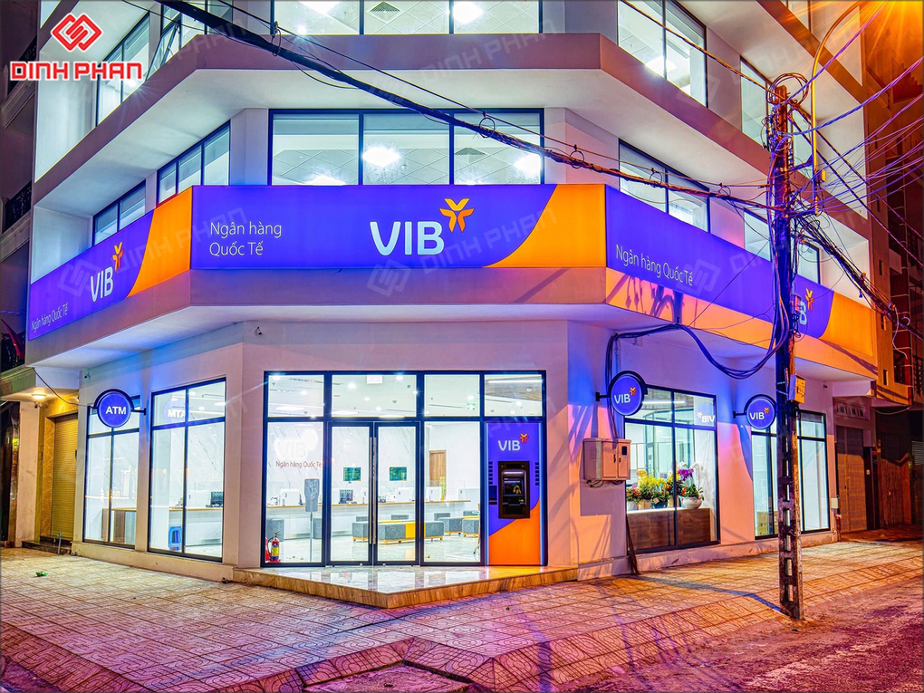 In UV Đà Lạt, in ấn đa dạng về mẫu mã, màu sắc Bảng hiệu ngân hàng