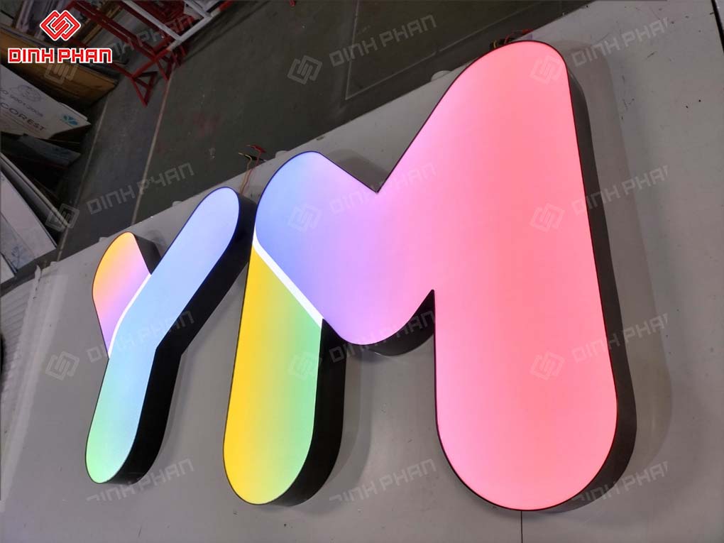 In UV Đà Lạt, in ấn đa dạng về mẫu mã, màu sắc Logo tiệm trà sữa