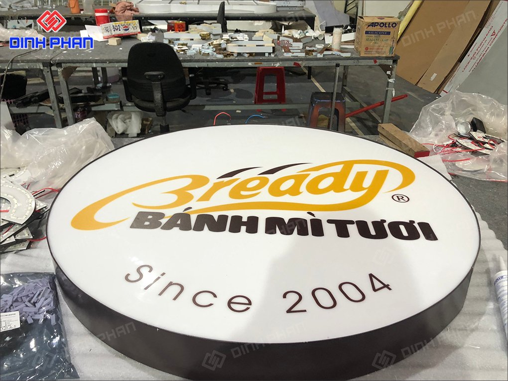 Mặt hộp đèn in UV