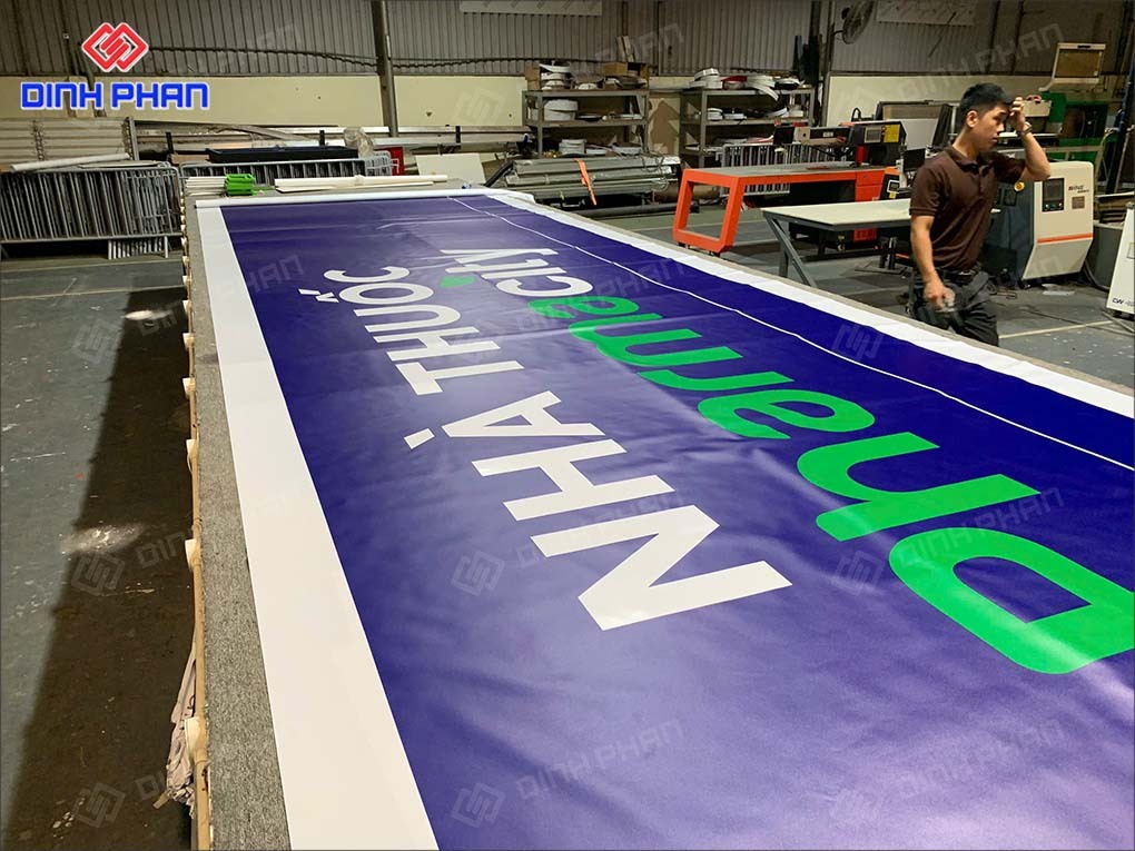 Bảng hiệu nhà thuốc in bạt 