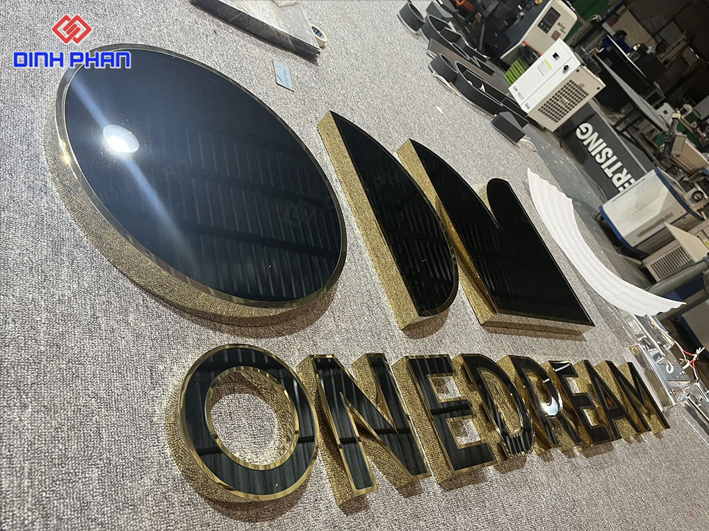 Làm chữ inox Lâm Đồng trọn gói giá rẻ, bền đẹp Bảng hiệu inox mặt mica