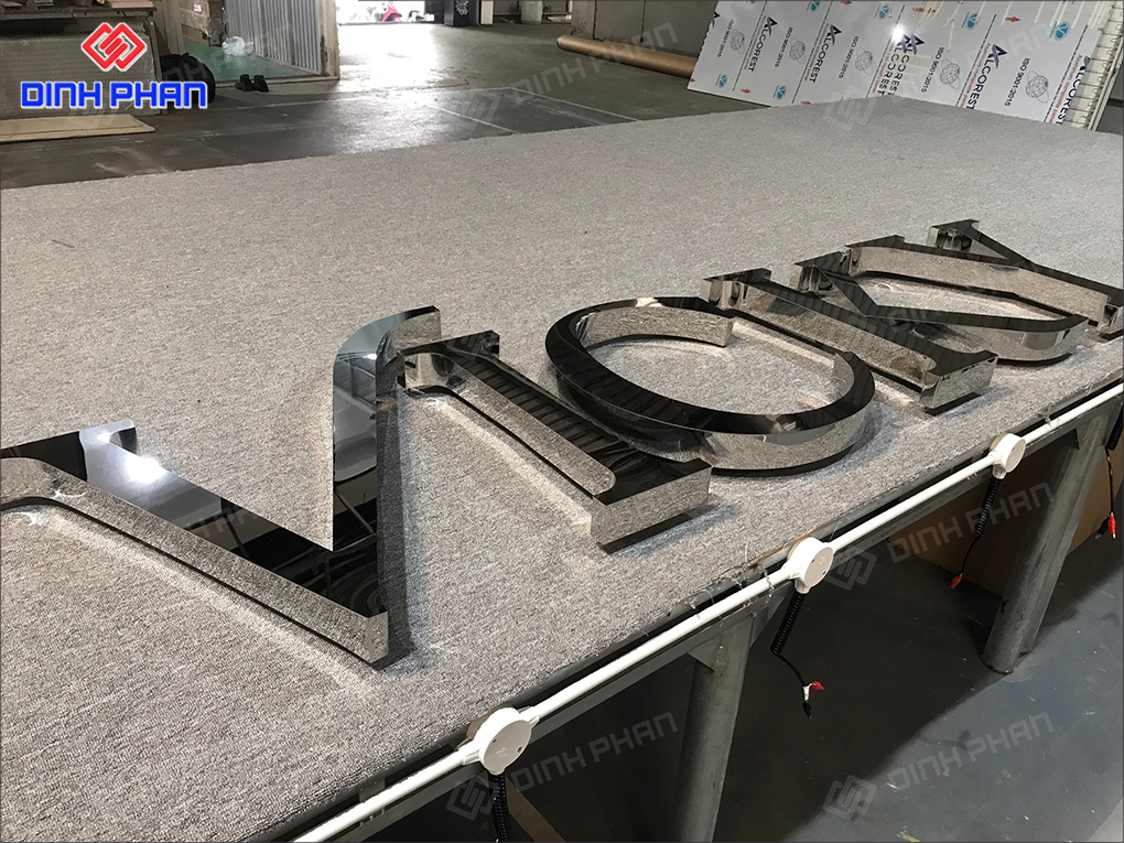 Làm chữ inox Lâm Đồng trọn gói giá rẻ, bền đẹp Chữ inox trắng gương