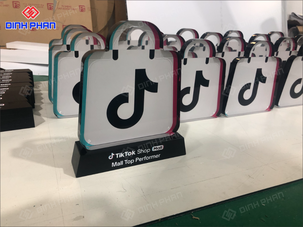 In UV mica Bình Định