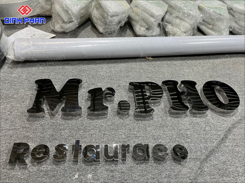 Bảng hiệu nhà hàng