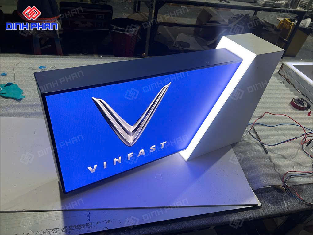 Bảng hiệu hộp đèn 