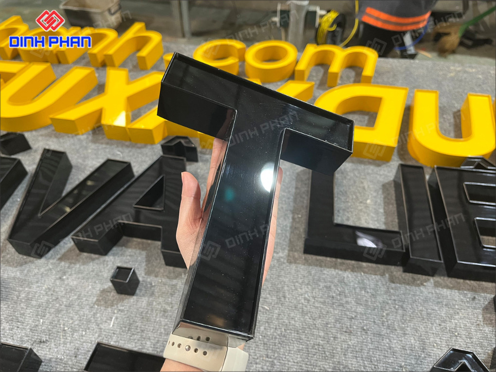 Chữ nhôm gia công