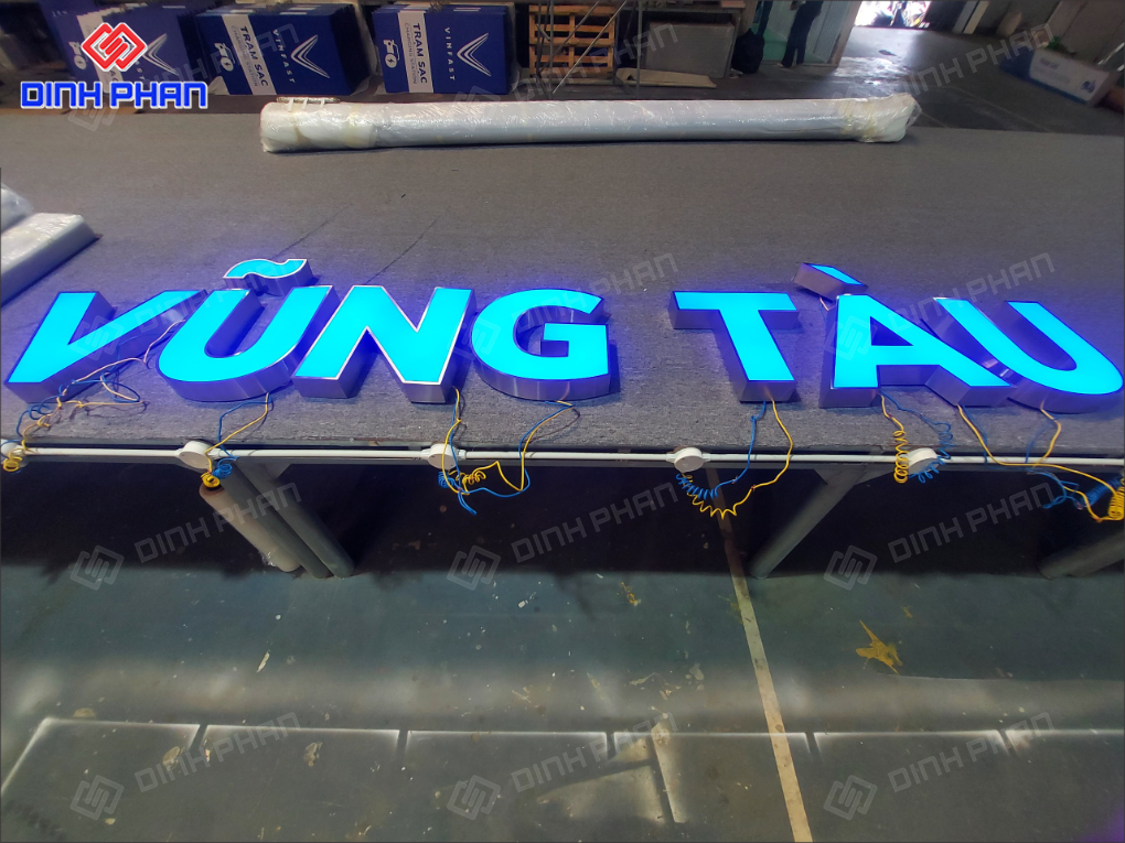 Thi công chữ inox đèn Led tại Daklak hiện đại, bền đẹp Thi công chữ inox đèn Led tại Daklak