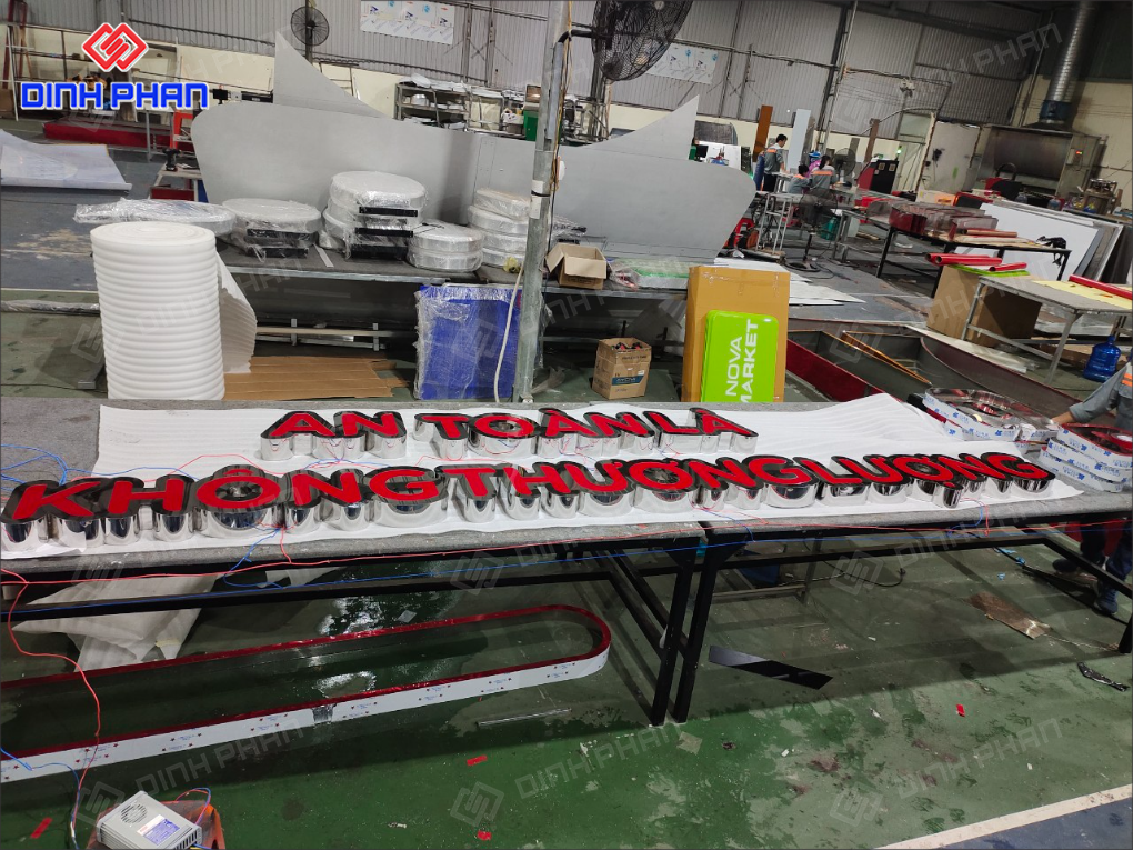 Thi công chữ inox đèn Led tại Daklak hiện đại, bền đẹp Thi công chữ inox đèn Led tại Daklak