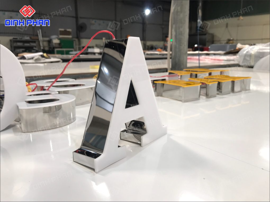 Thi công chữ inox đèn Led tại Daklak hiện đại, bền đẹp Thi công chữ inox đèn Led tại Daklak