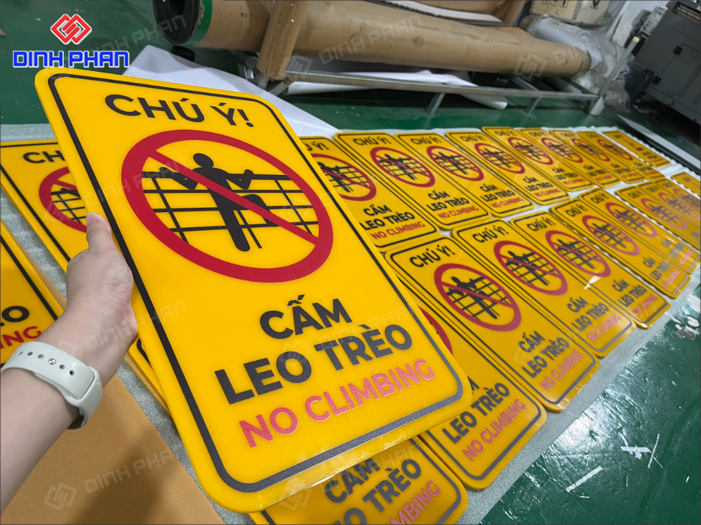 In UV mica Ninh Thuận hiện đại, bền đẹp