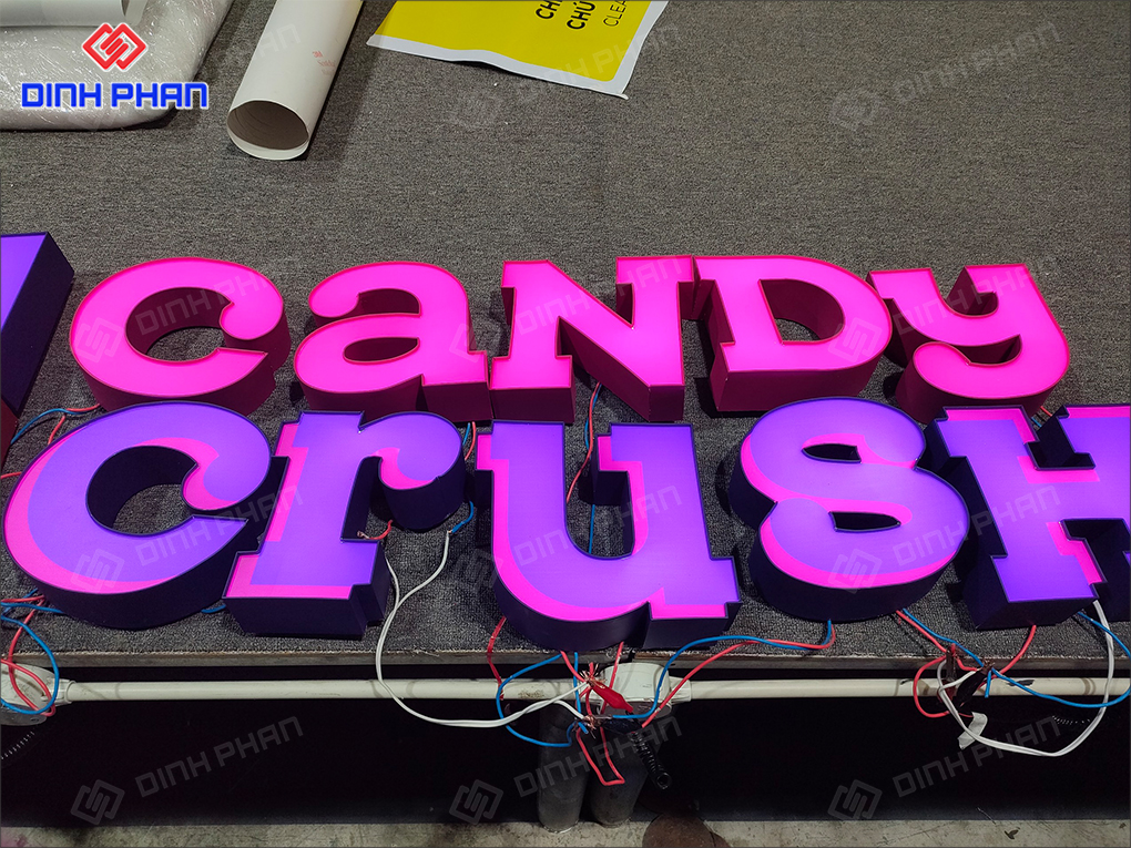 Làm bảng hiệu Ninh Thuận chuyên nghiệp, bền đẹp Chữ nổi mặt mica in UV sáng đèn