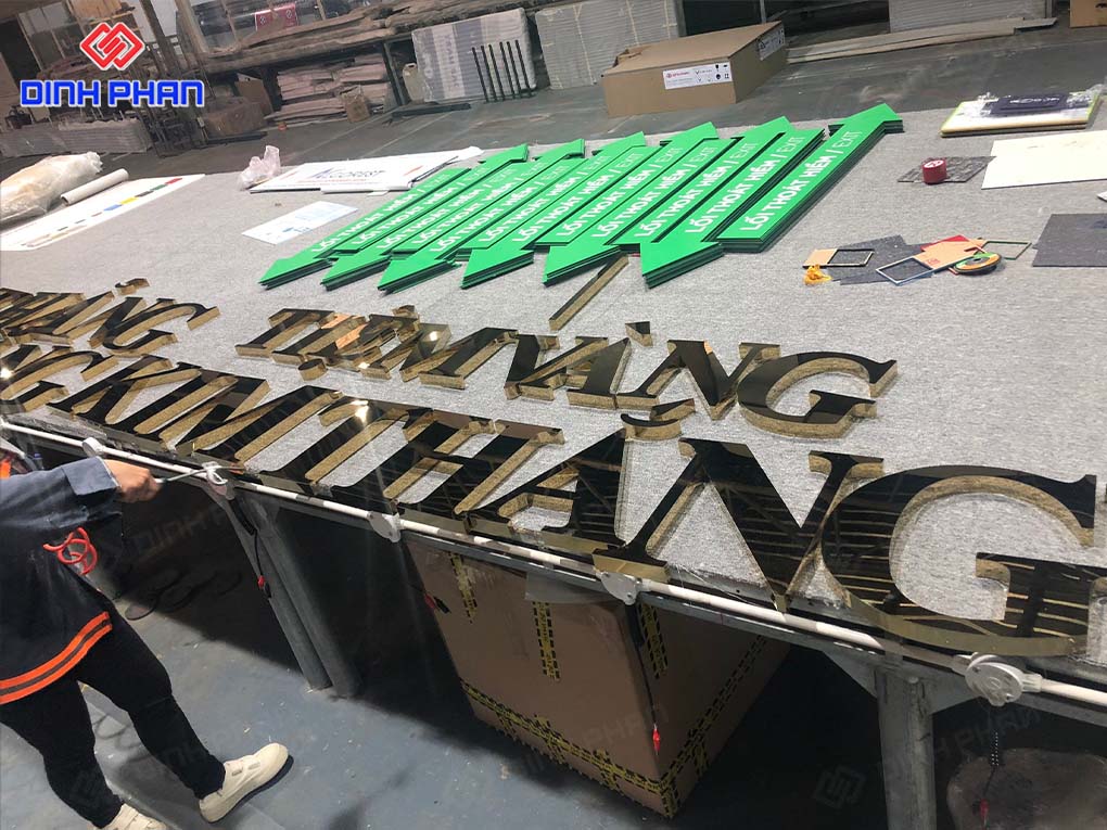 Làm chữ inox Ninh Thuận bền đẹp, nâng tầm bảng hiệu Bảng hiệu tiệm vàng