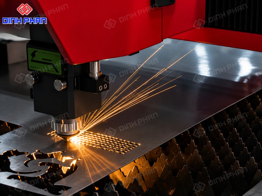 Cắt laser kim loại tấm cho chi tiết nhỏ sắc nét, đường cắt đều và thành phẩm có độ hoàn thiện cao.
