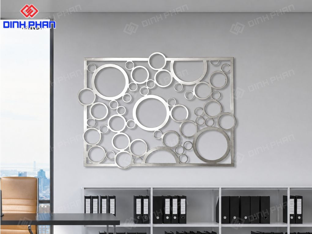 Gia công kim loại tấm Đắk Lắk theo yêu cầu, nhanh và chính xác Vách trang trí kim loại độc đáo, tạo điểm nhấn hiện đại và tinh tế cho không gian.