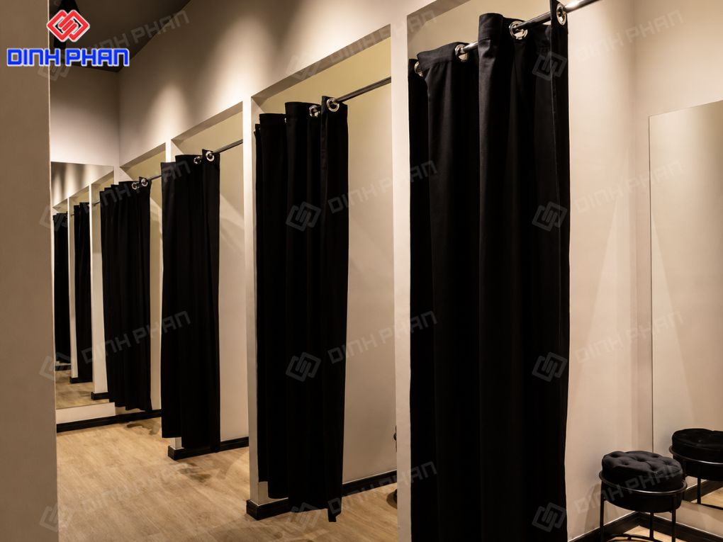 Khu thử đồ đơn giản, riêng tư