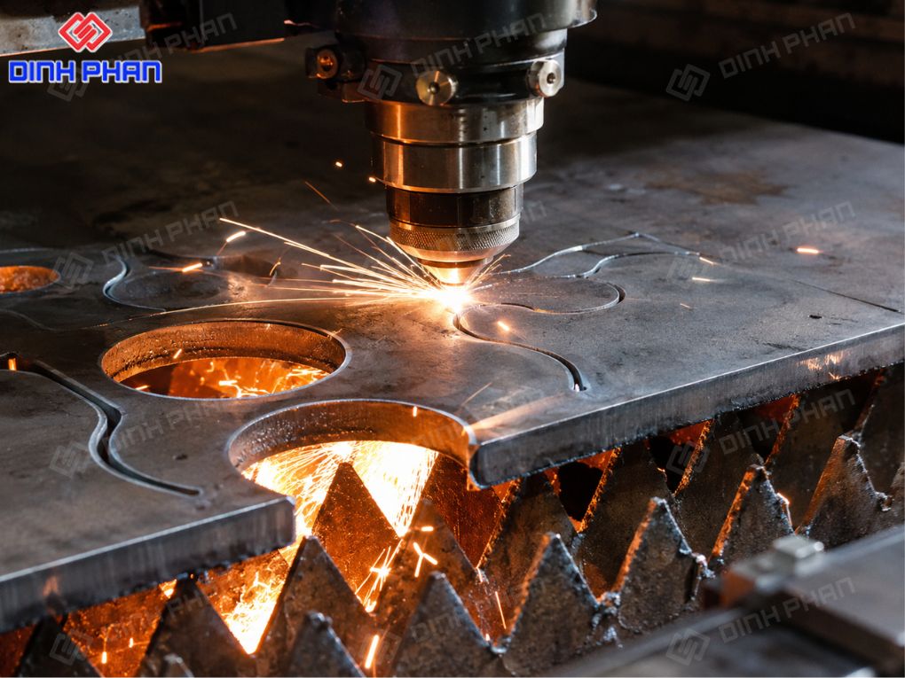 Cắt sắt tấm BMT đẹp, nhanh và đúng kích thước
