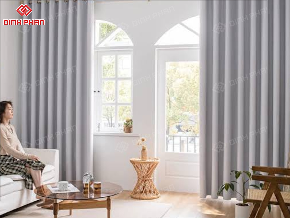 Rèm Cửa Phòng Khách BMT: Bảng Giá & Xu Hướng Thiết Kế Mới