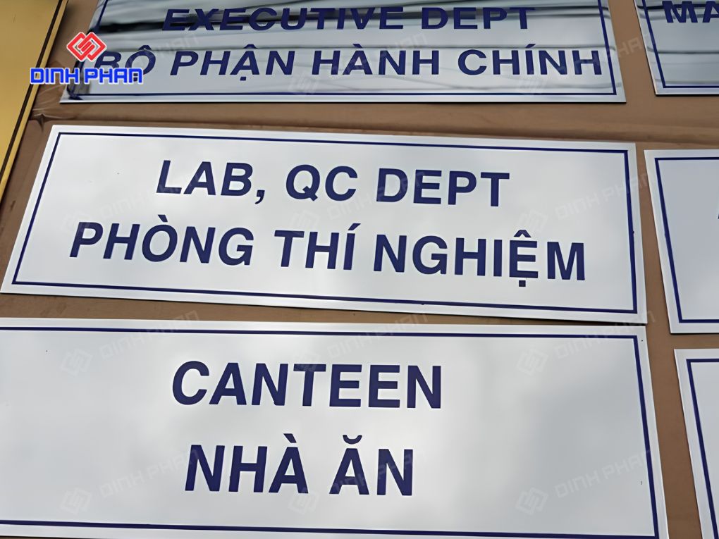 Bảng tên phòng bằng Mica