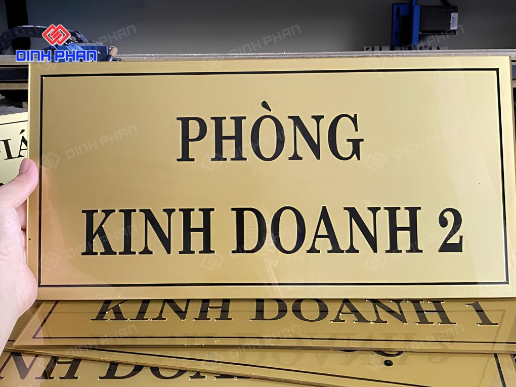 Bảng tên phòng bằng Mica
